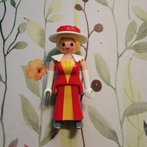 Playmobil figure lady golfer (missing golf club)